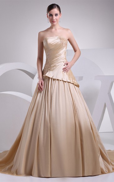 Sleeveless A-Line Pleated Appliques and Gown With Ruching