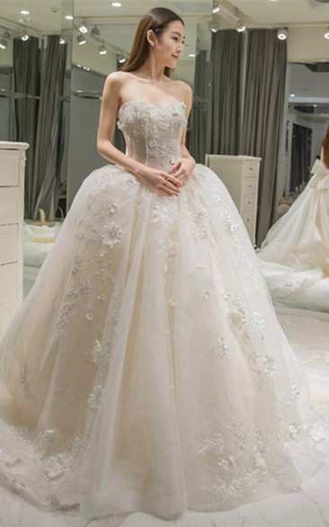 Sweetheart Appliques Bowknot A-line Wedding Dress