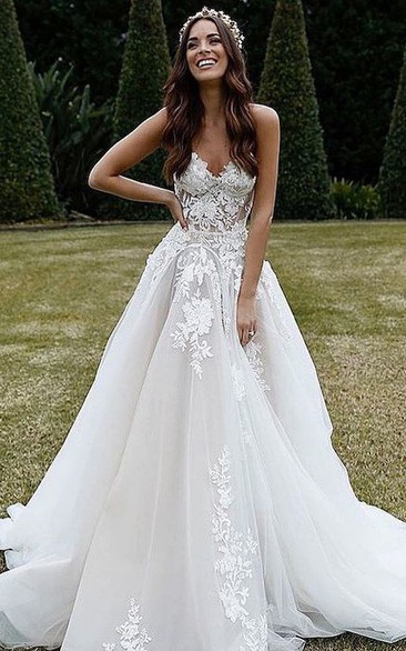Lace Tulle Court Train Ball Gown Sleeveless Modern Wedding Dress with Appliques