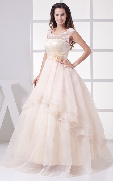 Sleeveless Scoop Neckline Illusion Sweetheart Dress With Lace Appliques and Side Draping