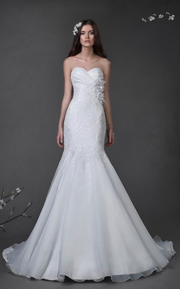Trumpet Floor-Length Sweetheart Sleeveless Lace Dress With Criss Cross And Flower