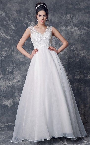 Cap Sleeved Beaded V Neck Organza Ball Gown With Lace Bodice