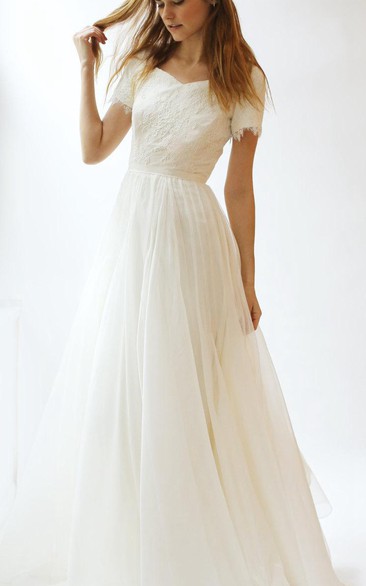 Short Sleeve V-Neck A-Line Lace and Tulle Dress With Pleats