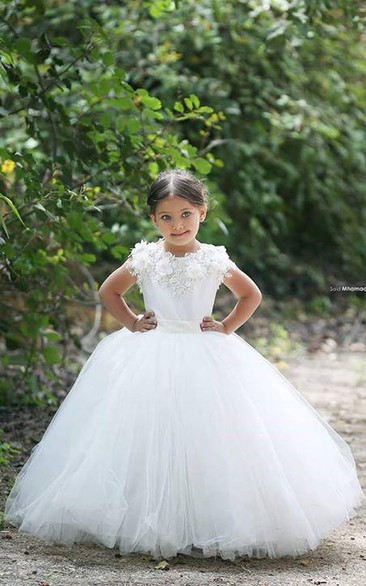 Lovely Bateau Cap Sleeve Tulle Girls Pageant Dress With Appliques Flower