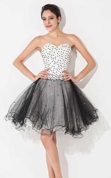 Glamorous Tulle Black and White Homecoming Dress Sweetheart Sleeveless With Beadings
