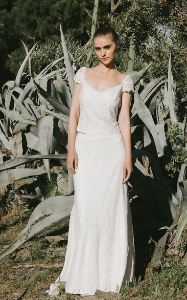 Romantic Lace V-neck Floor-length Wedding Dress