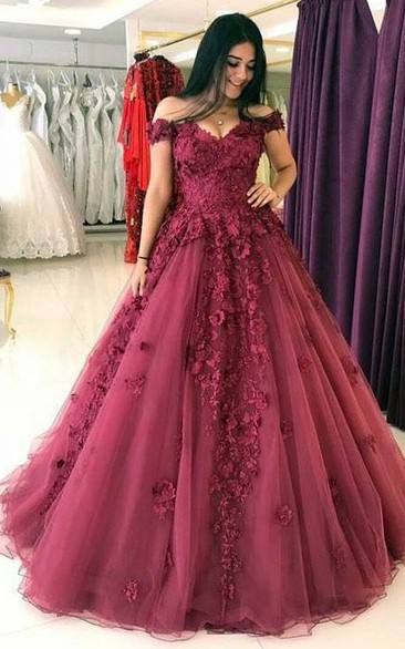 Tulle Floor-length Brush Train Ball Gown Sleeveless Modern Prom Dress with Appliques