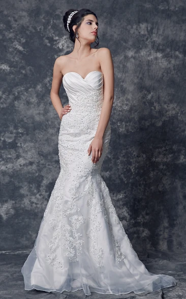 Sweetheart Strapless Mermaid Gown With Lace Applique