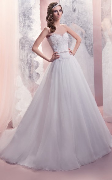 A-Line Floor-Length Sweetheart Sleeveless Corset-Back Organza Dress With Lace Appliques And Beading