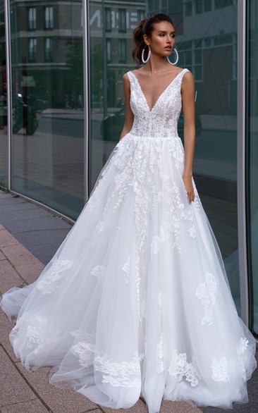 Elegant Ball Gown V-neck Wedding Gown with Train