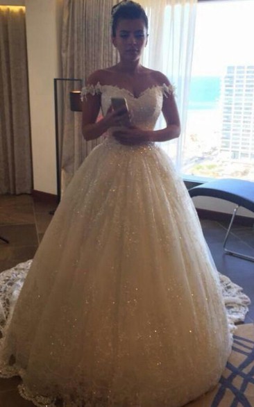 Glamorous Princess Sequined Tulle Wedding Dress Lace Appliques Off-the-shoulder
