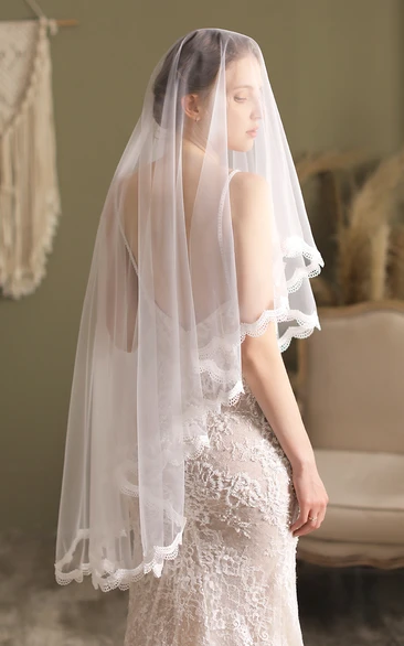 Simple Style Bridal Veil with Lace Trim