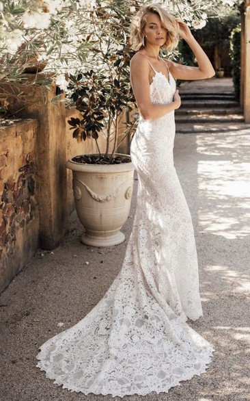 Spaghetti Straps Simple Trumpt Sleeveless Lace Court Train Wedding Dress