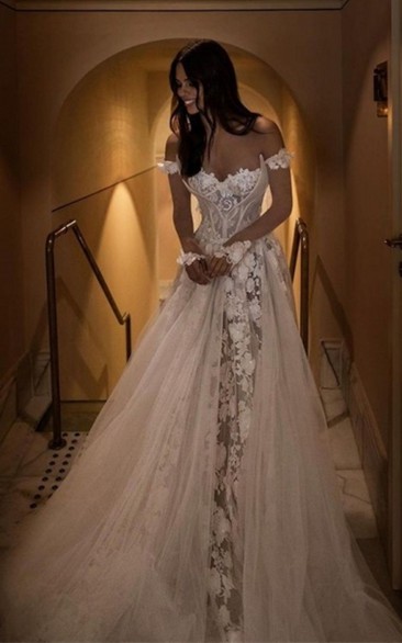 Elegant A Line Tulle Off-the-shoulder Wedding Dress with Appliques and Train