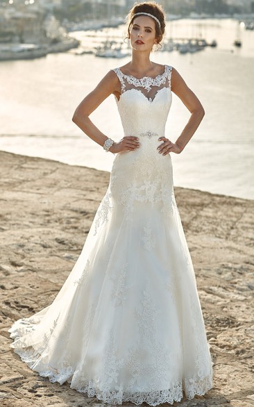 Square-Neck Sleeveless Appliqued Long Lace Wedding Dress Styles With Waist Jewellery