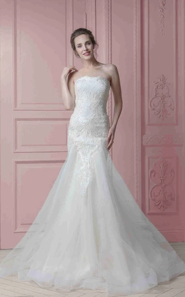A-Line Sleeveless Strapless Embroidered Floor-Length Tulle Wedding Dress With Ruffles