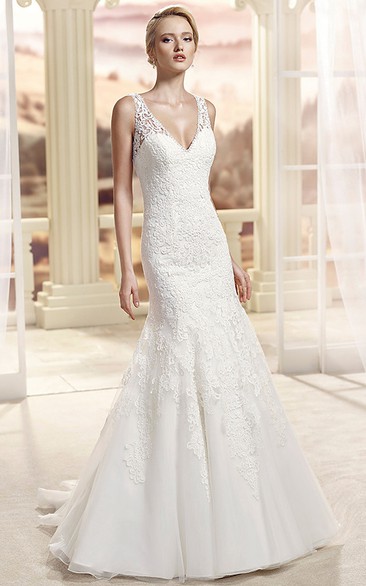 Trumpet Appliqued V-Neck Sleeveless Long Lace Wedding Dress