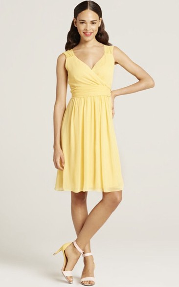 Knee-Length V-Neck Sleeveless Ruched Chiffon Bridesmaid Dress