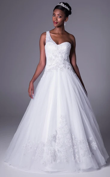 Ball Gown Appliqued Sleeveless Floor-Length One-Shoulder Tulle Wedding Dress With Ruching