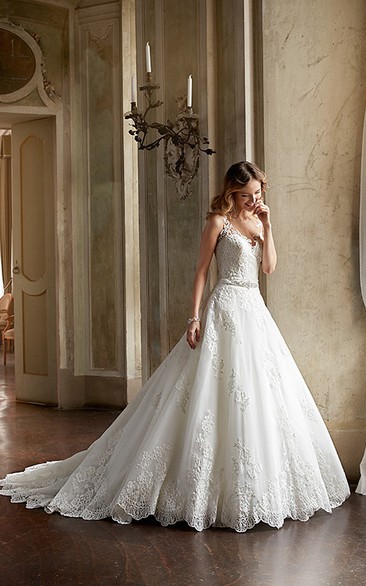 A-Line Scoop-Neck Sleeveless Maxi Appliqued Lace Wedding Dress With Waist Jewellery