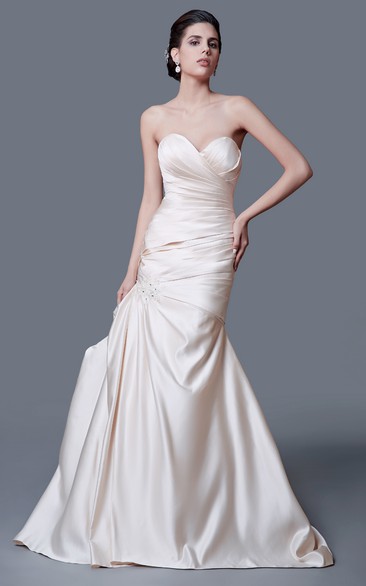 Ethereal Strapless Taffeta Mermaid Dress With Brooch