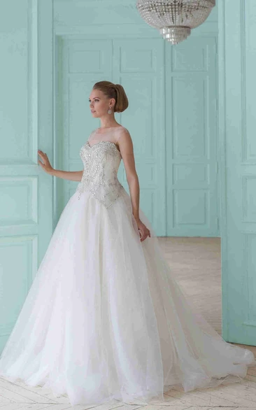 Ball Gown Pleated Scoop-Neck Sleeveless Long Tulle Wedding Dress With Beading And Illusion