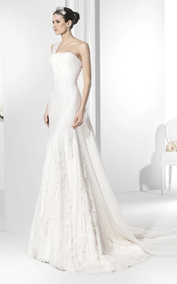 Sleeveless Ruched One-Shoulder Lace Wedding Dress
