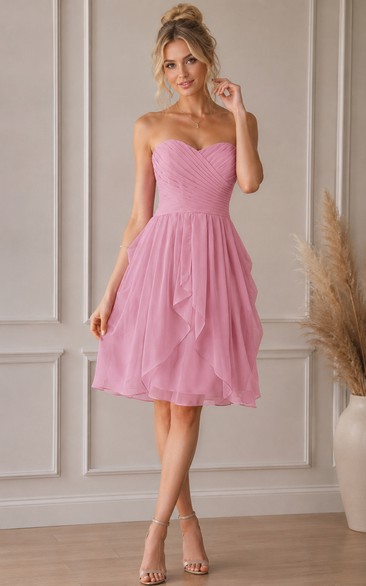 Vestido corto de gasa con volantes y escote corazón, corte en A