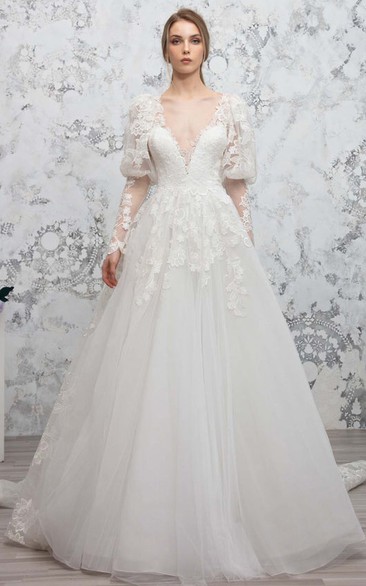 Romantic Tulle Plunging Neckline Long Sleeve Appliques Wedding Dress With Button