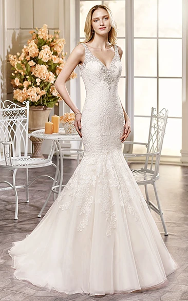 Trumpet V-Neck Appliqued Sleeveless Long Lace Wedding Dress With Beading