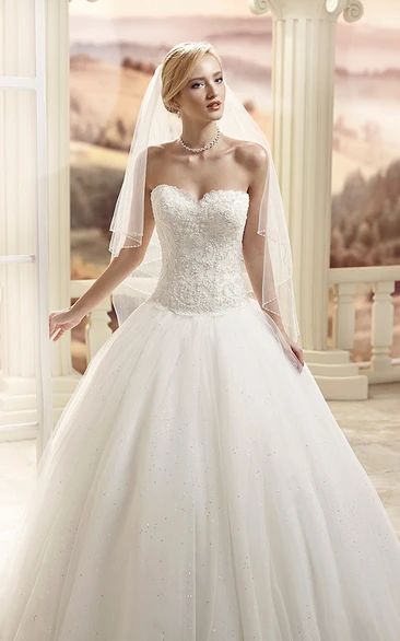 Ball Gown Strapless Tulle Wedding Dress