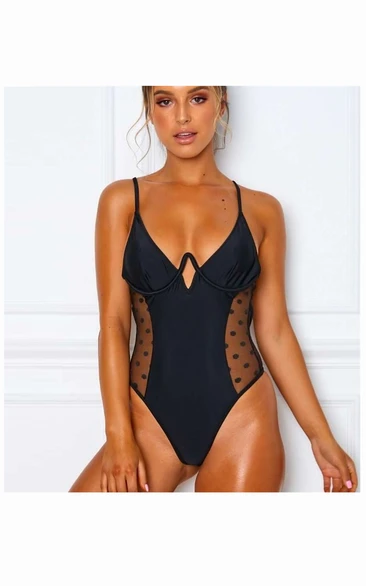 Maillot de bain noir romantique avec résille