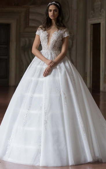 Modern Plunging Neckline Ball Gown Tulle Floor-length Short Sleeve Wedding Dress with Appliques