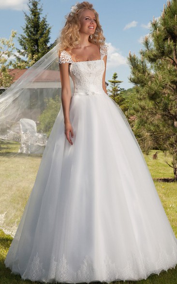 A-Line Appliqued Cap Sleeve Square Neck Tulle Wedding Dress With Lace-Up