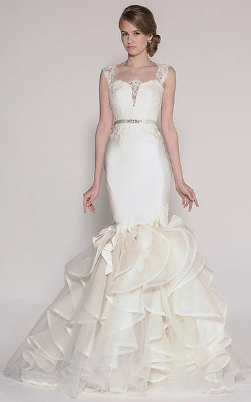 Trumpet Appliqued Sleeveless Long Satin Wedding Dress With Draping