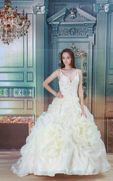 Chic Satin Appliqued Sleeveless Ball Gown Spaghetti Strapped Wedding Dresses