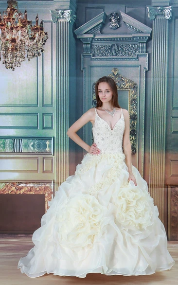 Chic Satin Appliqued Sleeveless Ball Gown Spaghetti Strapped Wedding Dresses