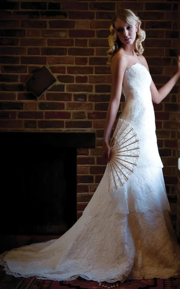 A-Line Long Appliqued Sleeveless Strapless Lace Wedding Dress With Tiers