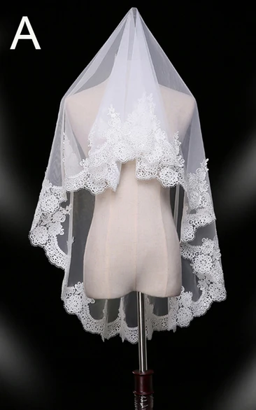Short Lace Applique Simple Bride Veil