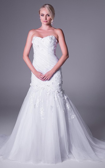 Mermaid Appliqued Sweetheart Tulle Wedding Dress With Ruching And Zipper