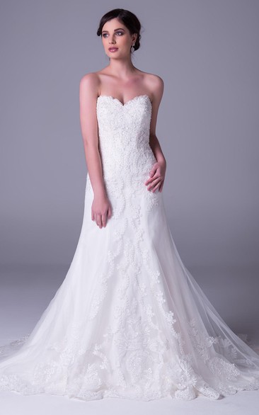 A-Line Sweetheart Floor-Length Lace Wedding Dress With Appliques And V Back