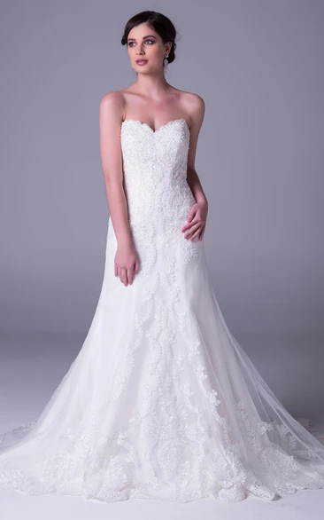 A-Line Sweetheart Floor-Length Lace Wedding Dress With Appliques And V Back