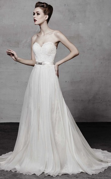 Sweetheart Maxi Chiffon Wedding Dress With Appliques
