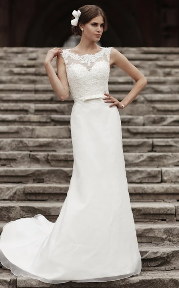 Sheath Sleeveless Appliqued Scoop-Neck Long Lace&Satin Wedding Dress With Bow