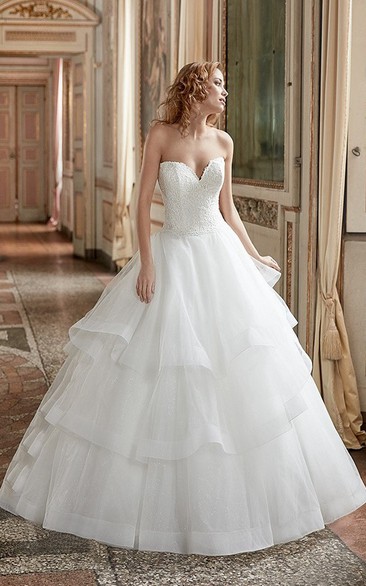 Ball Gown Appliqued Sweetheart Tulle Wedding Dress With Tiers