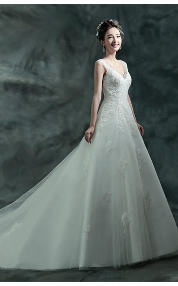 Gorgeous Sleeveless V-Neck Lace Appliques Wedding Dresses Long Train With Beadings