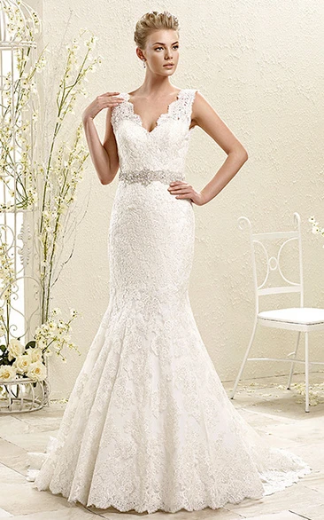 Trumpet Appliqued Long Sleeveless V-Neck Lace Wedding Dress With Waist Jewellery