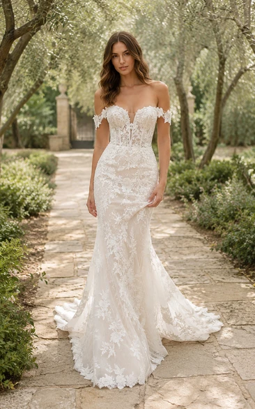 Robe de mariée sirène en dentelle à épaules dénudées et traîne balayée
