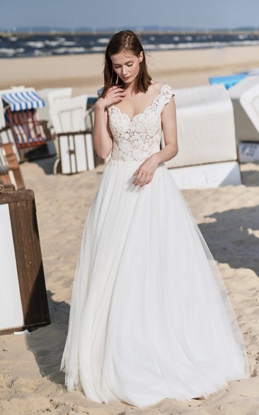 Elegant Lace And Tulle Floor Length Ball Gown Wedding Dress