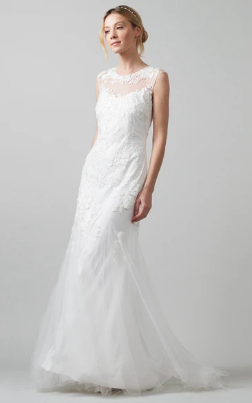 Sheath Scoop-Neck Sleeveless Tulle Wedding Dress With Illusion